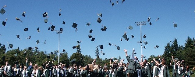 graduation-g53db816d4_640.jpg